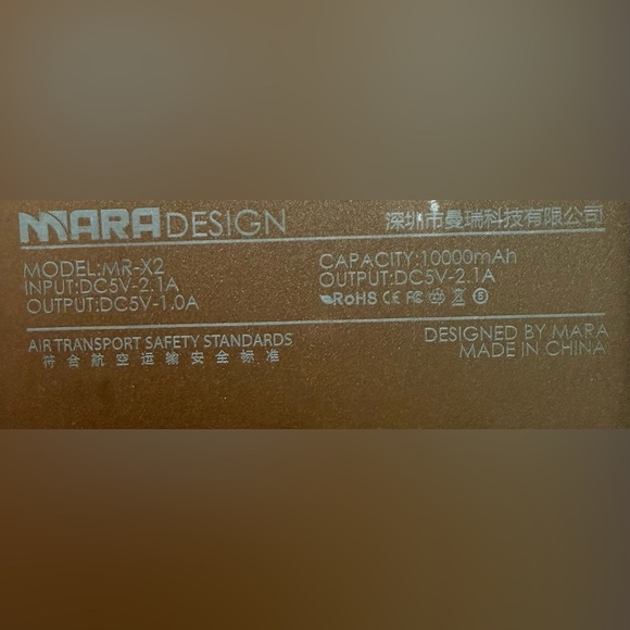 Gold Power Bank 10000mah with Digital Display - Picture 3 of 5